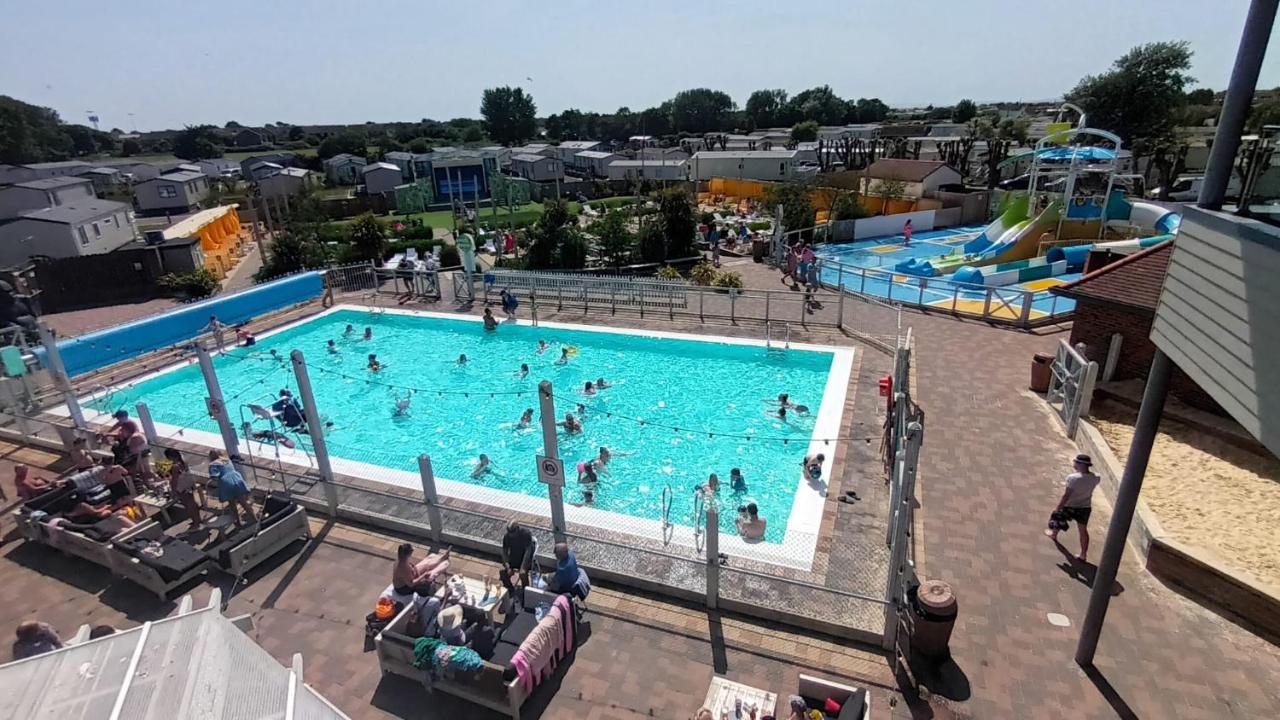 Memories Made Hotel Selsey Buitenkant foto