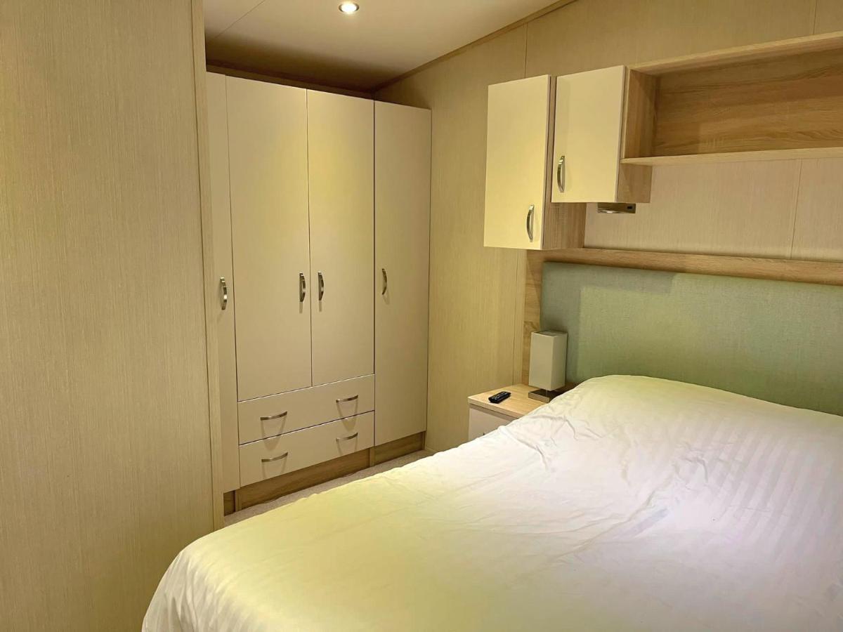Memories Made Hotel Selsey Buitenkant foto